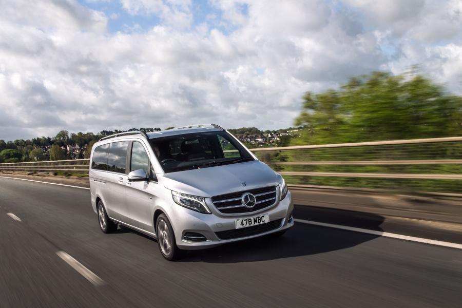  Mercedes-Benz V250 BlueTec Extralang Avantgarde 2015 года  (UK) (фото 10 из 24)